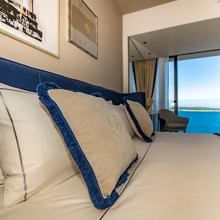 ホテル Grand Brioni Pula, A Radisson Collection 5*