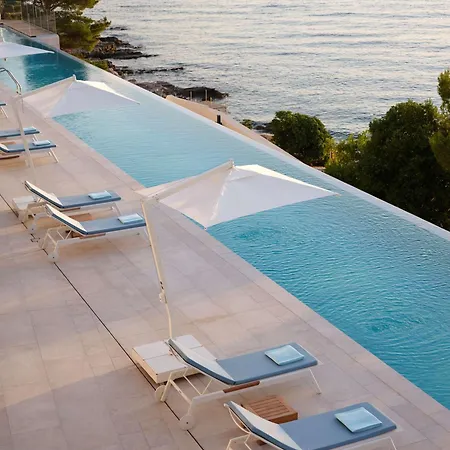 ホテル Grand Brioni Pula, A Radisson Collection プーラ