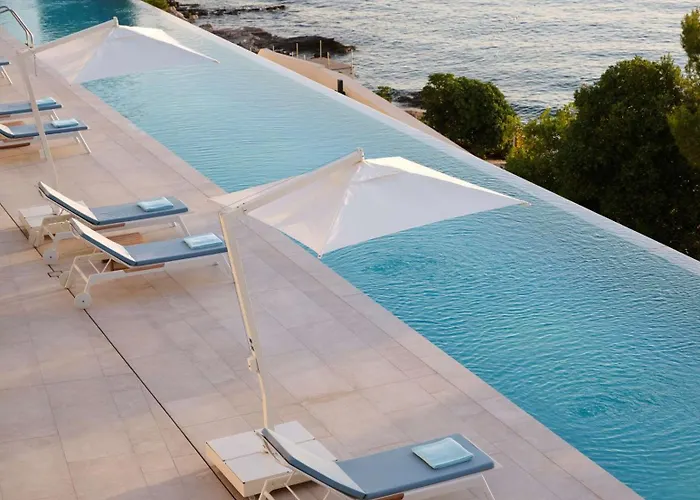 ホテル Grand Brioni Pula, A Radisson Collection プーラ