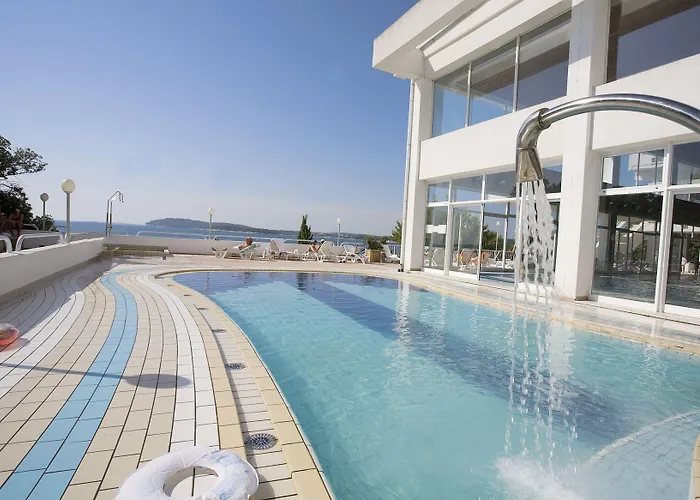 ホテル Grand Brioni Pula, A Radisson Collection 5*